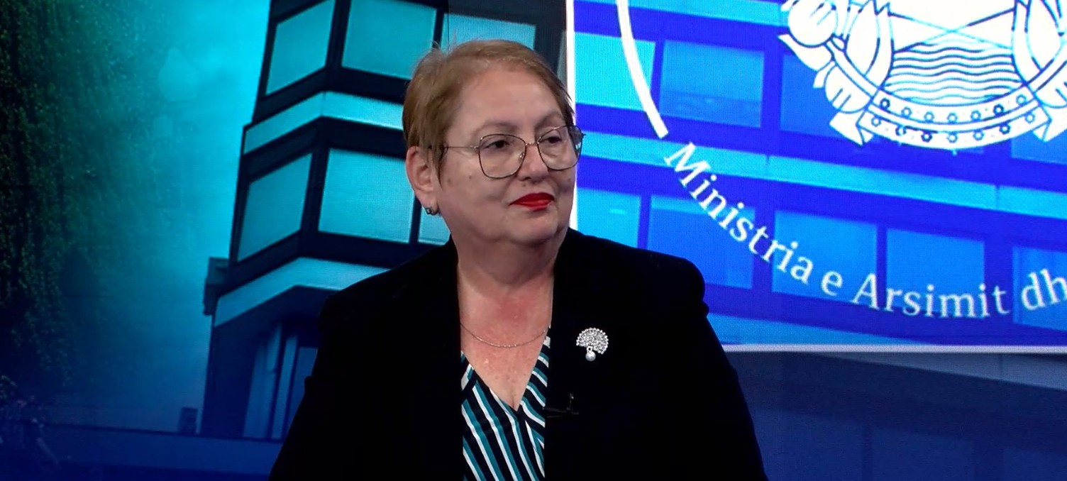 Тема на денот со Весна Јаневска, министерка за образование и наука