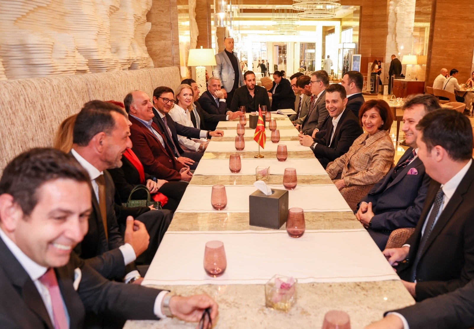 Муцунски и Силјановска Давкова се сретнаа со иселениците во Дубаи