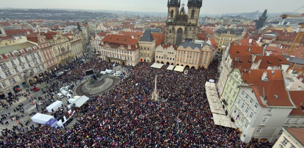 Масовни протести во Чешка