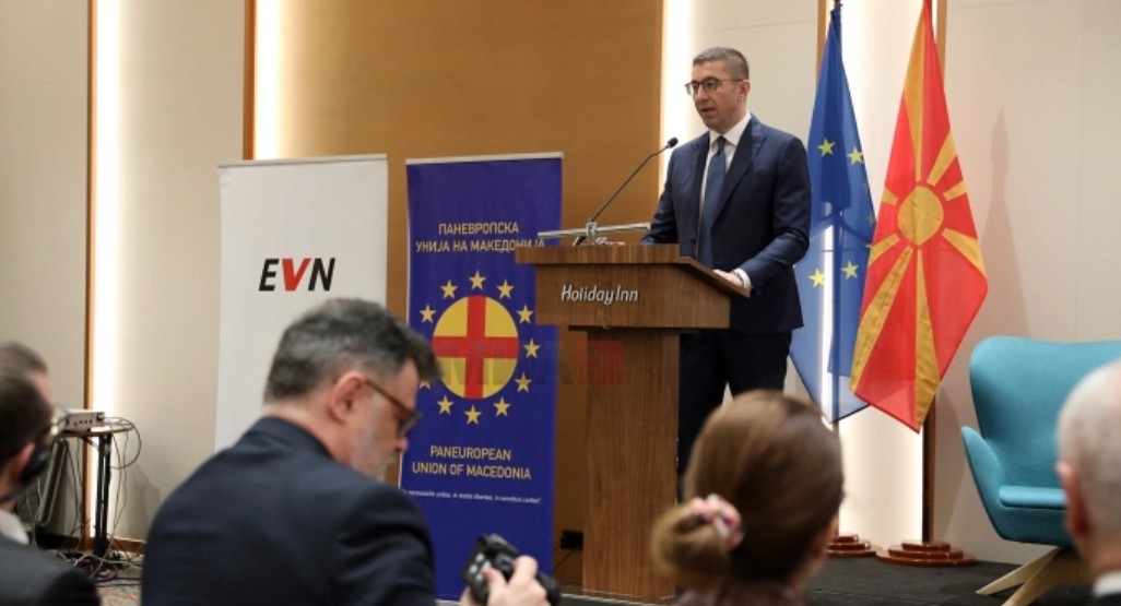 Мицкоски: Европа се соочува со миграциски парадокси и огромна потреба од електрична енергија