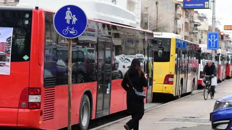 Скопје се вози во минатото: ЈСП изгубило 30 милиони патници