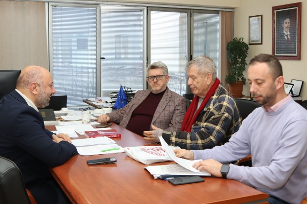 Архитект Владимир Пота го предаде личниот фонд на Љубе Пота на Државниот архив