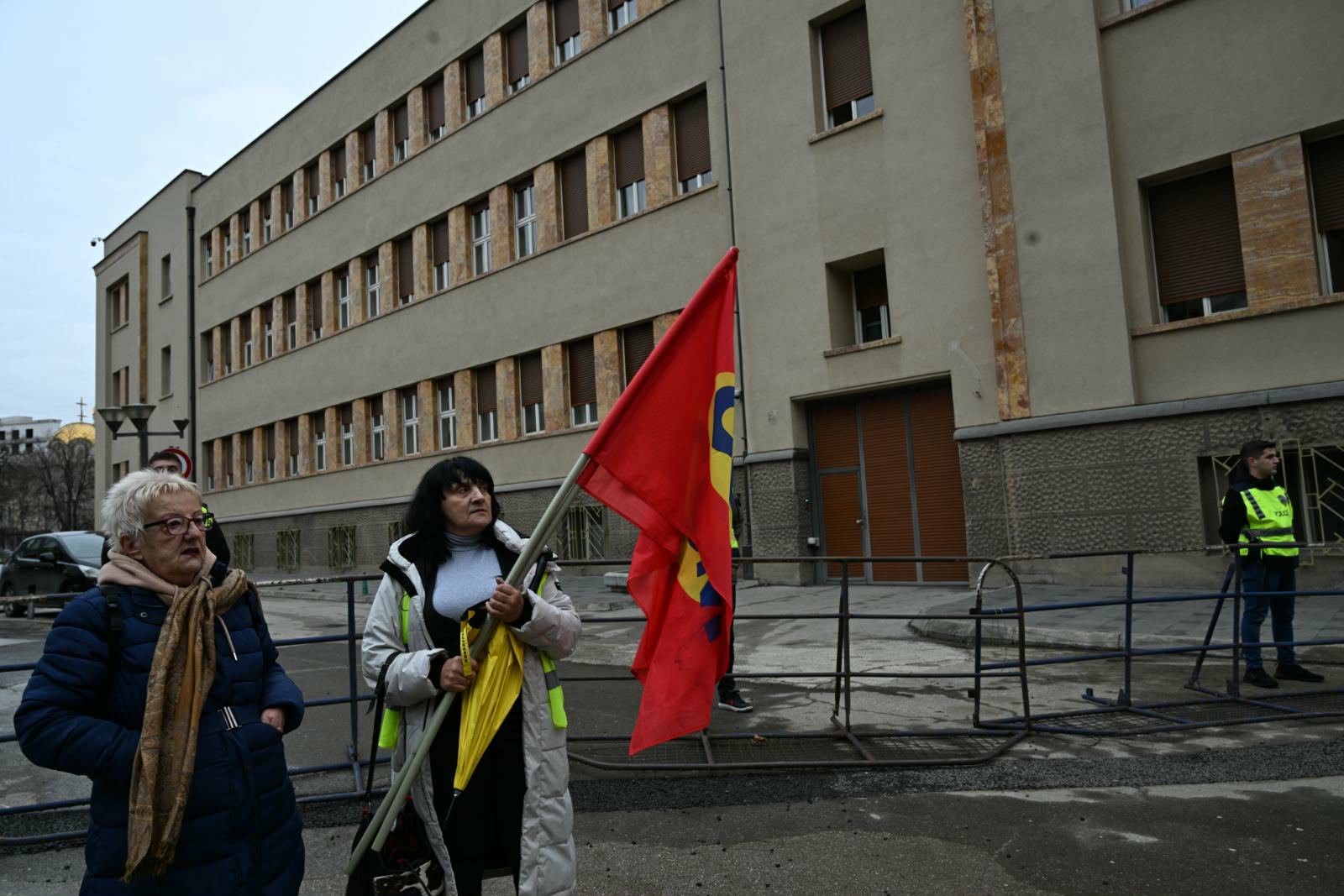 ГАЛЕРИЈА: ССМ ја почна блокадата на Собранието