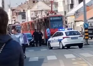 Несреќа во Сараево: Трамвај излезе од шините, загина едно лице, две се повредени