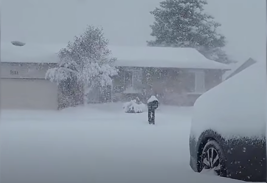 Силна зимска бура во САД: прогласена вонредна состојба во пет држави