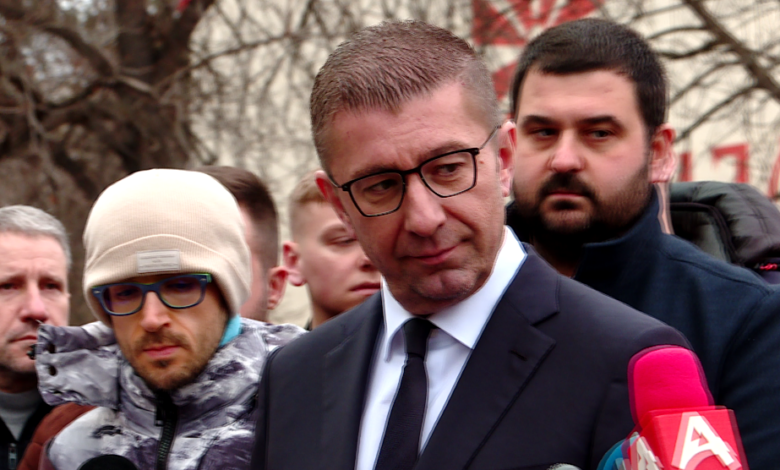 Мицкоски: Подготвен сум полагањето на правосудниот испит да го утврдиме со закон и на сите јазици на народите спомнати во уставната преамбула