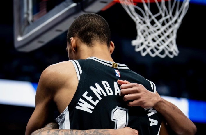 Вембањама одигра чудесен меч - им даде 37 поени за едно полувреме на Лејкерс (ВИДЕО)