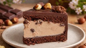 (Рецепт) ЧОКОЛАДНА ТОРТА СО ЛЕШНИЦИ: Едноставна за подготовка и исклучително ефектна