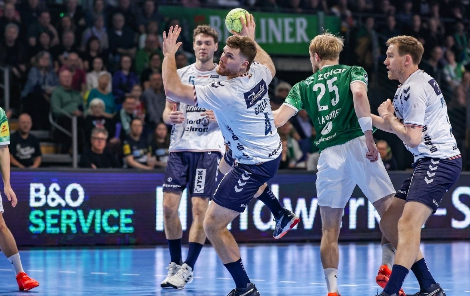 Фленсбург ќе плати 400.000 евра оштета за да го задржи Гола!