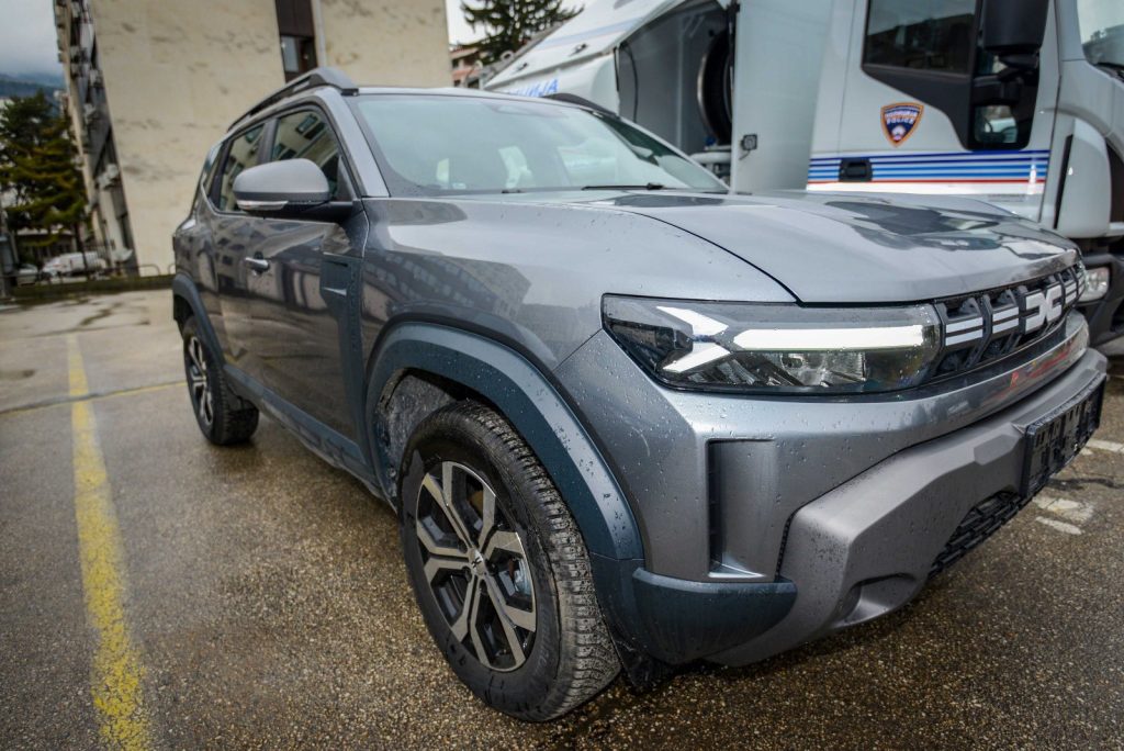 (Фото) Германија донира техничка опера и возила од 600.000 евра на МВР