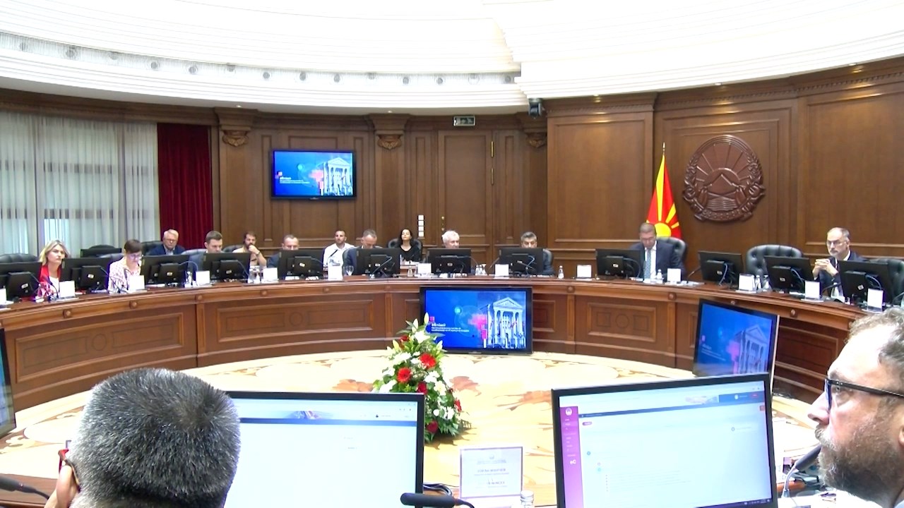 Партиско обединување и реконструкција на влада