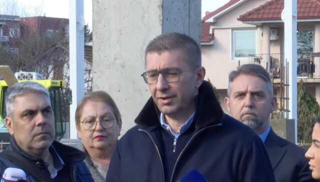 Мицкоски во одбрана на Стојаноска: Станува збор за жена и мајка, на видеото никој не ги покажува малолетните деца на Трендафилов