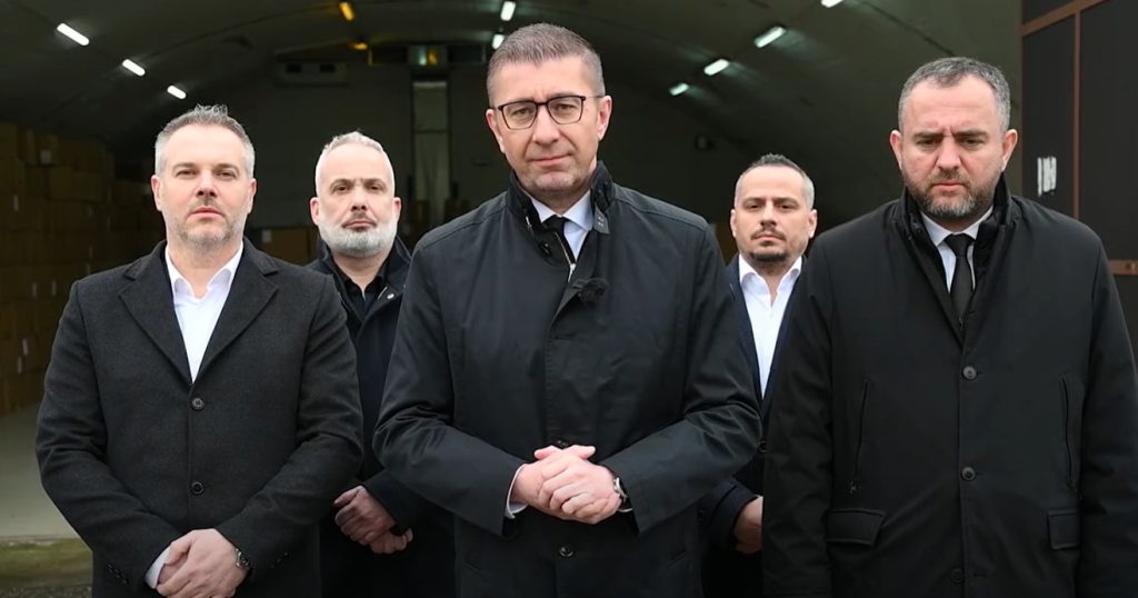 Мицкоски и Тошковски ги покажаа 40 тони запленета марихуана: „Никој не е над законот“