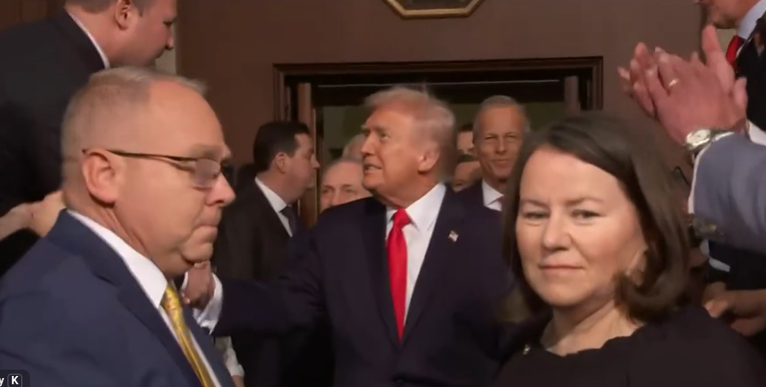 Трамп тврди дека спречил војна меѓу Косово и Србија