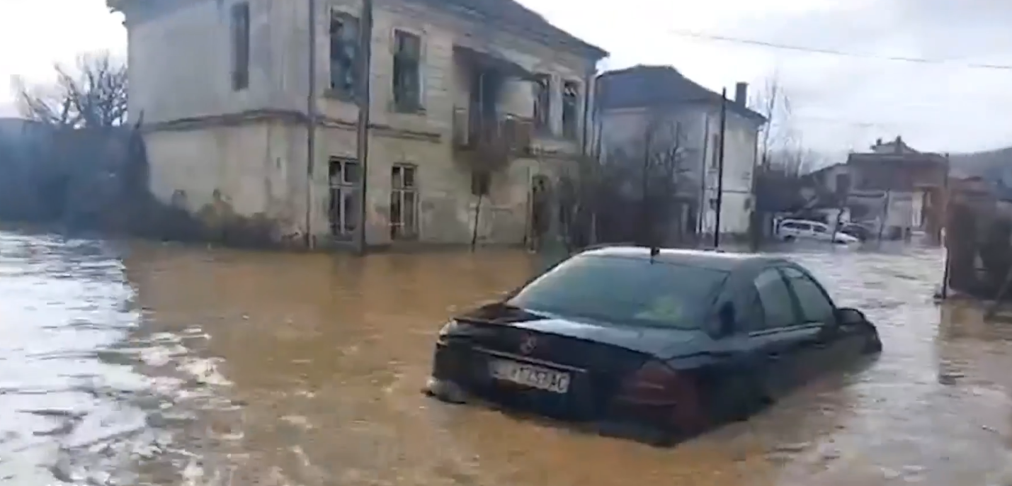 Се санираат штетите од поплавите – најкритично во Кичево, Гостивар и Сарај