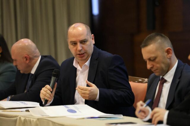 Хоџиќ: „Српскиот свет“ има големо негативно влијание врз Македонија