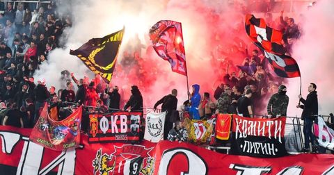 Вардар ќе игра без публика и ќе плати казна заради национализам