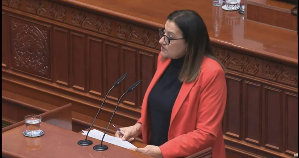 Тренчевска: Зошто ги излажавте транспортерите кога проблемот не сте го решиле