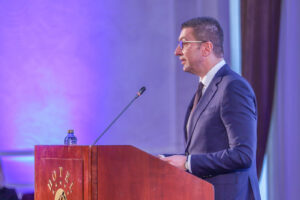 (ВИДЕО) Владата нема да набавува нов авион: Ќе се молиме да останеме живи, вели Мицкоски