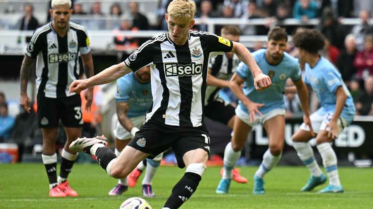 Њукасл ќе се сретне со Манчестер Сити во осминафиналето на ФА купот