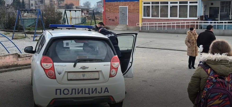 Дојави за бомби во основните и средните училишта во Тетово