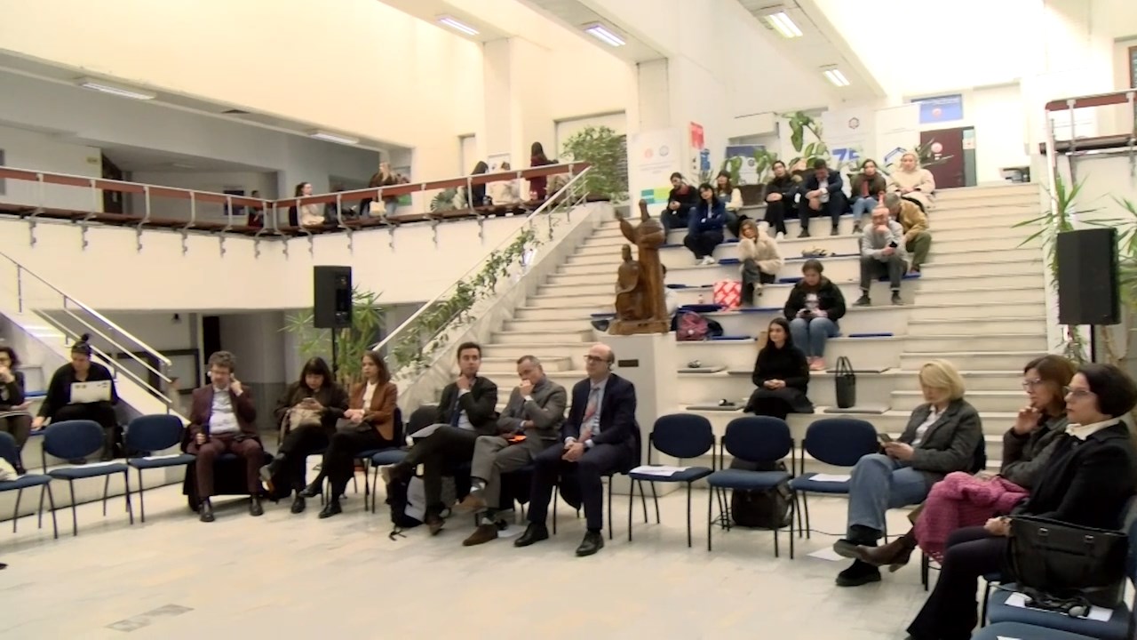 Како да се бориме против лажните информации на социјалните мрежи