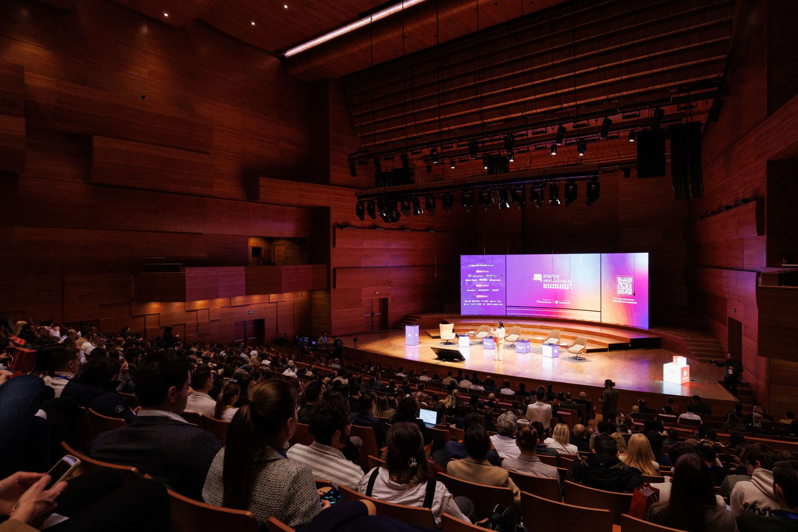 Startup Revolution AI Summit 2025 постави нов стандард за ВИ и стартап иновации во регионот