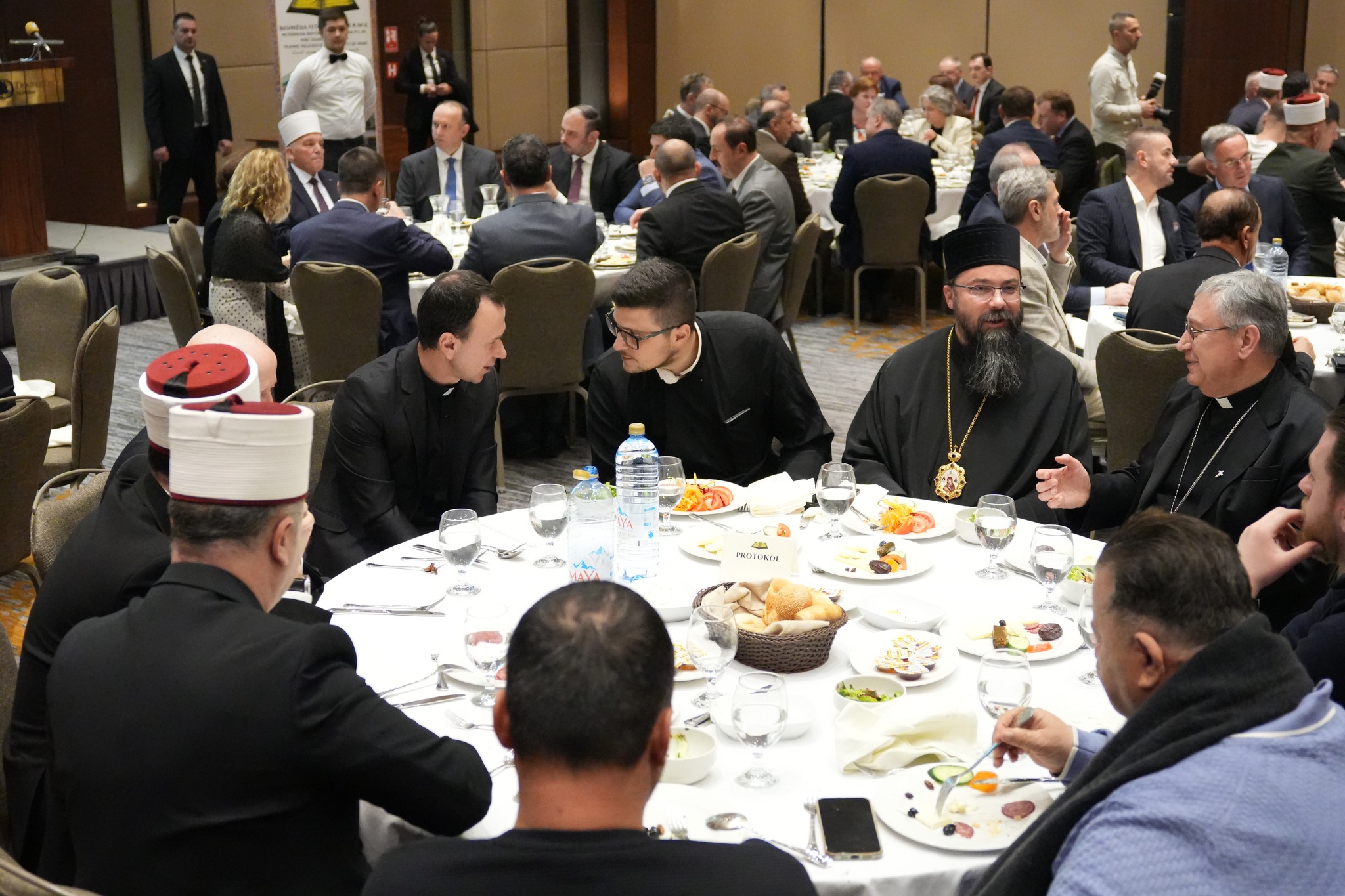 Претседателката на Ифтар кај поглаварот на ИВЗ