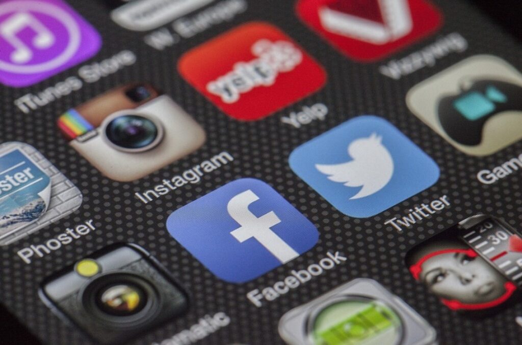 Индија им дава на социјалните мрежи само 3 часа за отстранување на нелегална содржина