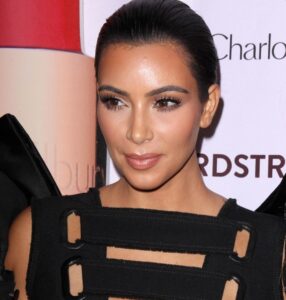 (Видео) Интернетот експлодираше: Ким Кардашијан се појави јавно за прв пат со своето ново познато момче