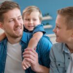 Татко искрено зборува за воспитувањето на своите синови: „Светот е полн со идиоти, не сакам да станат такви“