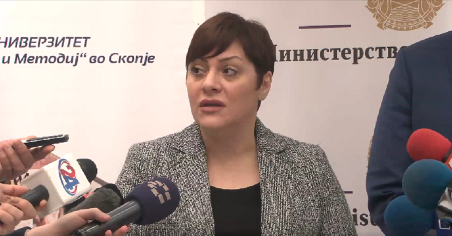 Зголемувањето на пензиите со политичка одлука и барањето на ССМ за минималната плата се различни работи, вели Димитриеска-Кочоска