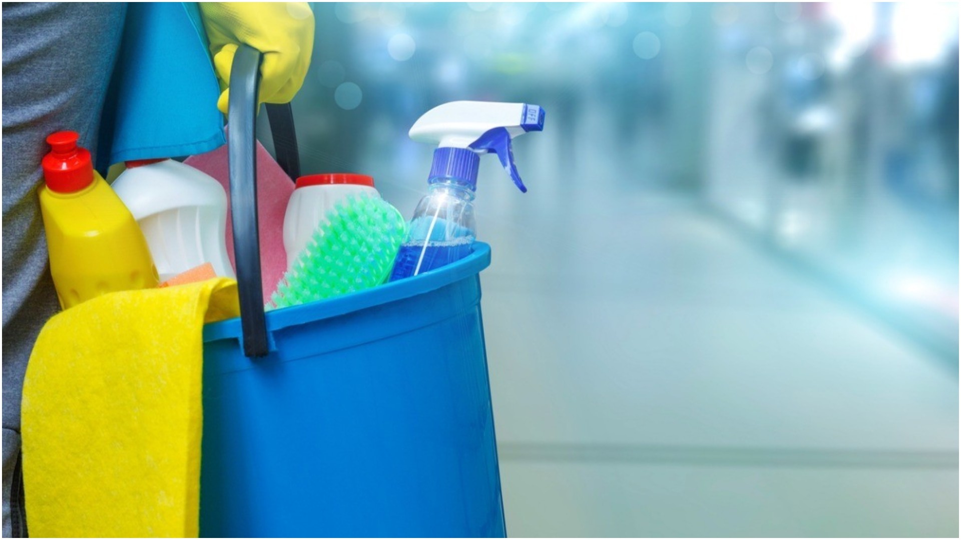 ЧИСТАЧКИТЕ СЕ ПОПОТРЕБНИ ОД ИНЖЕНЕРИТЕ: Нема разлика меѓу платата на хигиеничарката и лекарот во оваа балканска земја