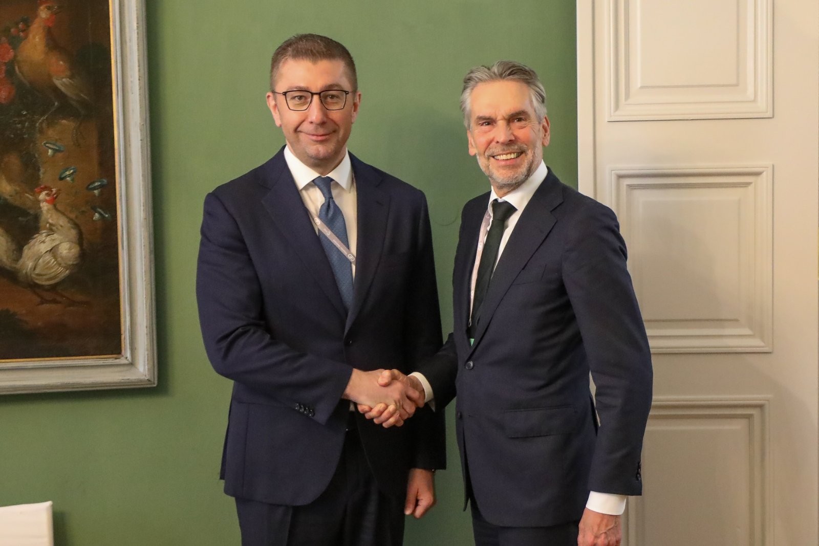 Мицкоски ќе се сретне со Зеленски во Минхен, остварена средба со премиерот на Холандија