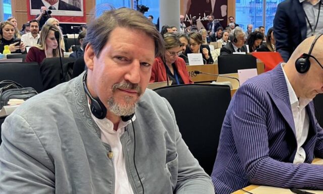 Вајц го претстави Извештајот: Македонија мора да ги спроведе уставните измени, сè уште има многу работа со реформите во владеењето на правото