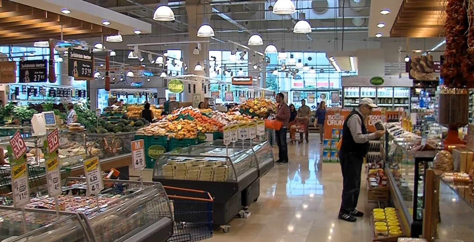 Храната во светот поевтинува, кај нас - можно поскапување