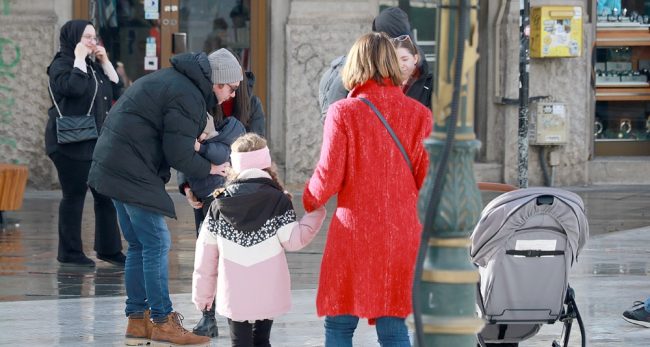 16 ГОДИНИ НЕ Е АЖУРИРАНА ЛИСТАТА ЗА ЗАБРАНЕТИ СУПСТАНЦИ ВО КОЗМЕТИЧКИТЕ ПРОИЗВОДИ, А НЕ СЕ ИСПИТУВААТ НИ ДЕТСКИТЕ ИГРАЧКИ, ВЕЛИ ДРЖАВНИОТ РЕВИЗОР