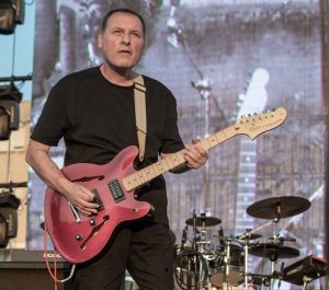 Денес роденден прославува Горазд Чаповски – визионерот и срцето на Мизар, гитарист што ја обликуваше алтернативната сцена