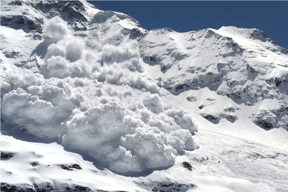 Најмалку петмина загинати во серија лавини во Австрија