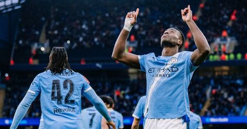 ВИДЕО: Манчестер Сити не трошеше сила со тимот на легендите на Јунајтед