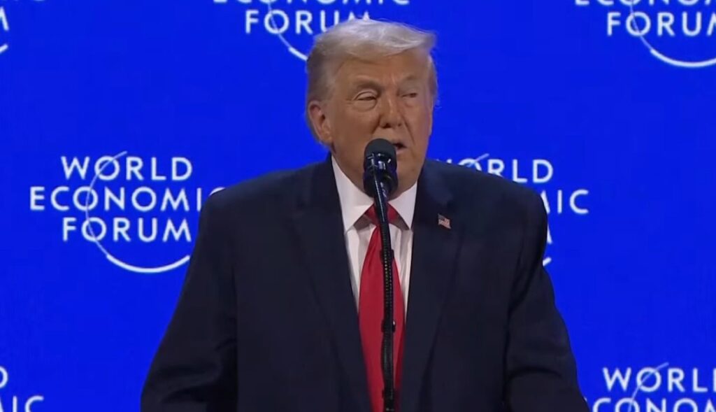 Трамп му пркоси на Врховниот суд: „Одлуката е срамна, веднаш воведувам нови царини од 10 проценти“