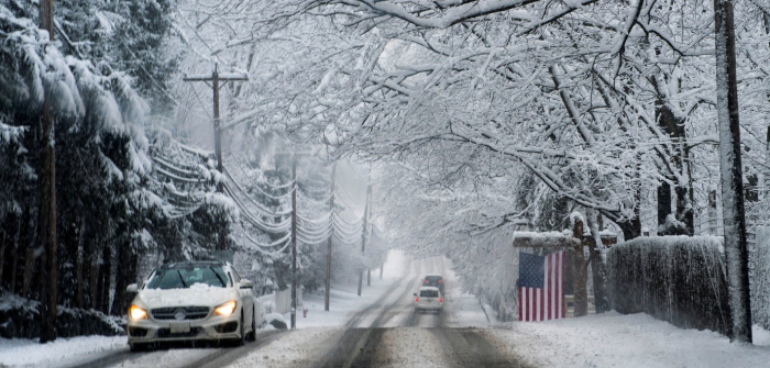 Поради зимска бура затворени училишта на североистокот на САД, откажани илјадници летови