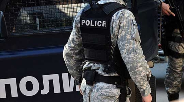 При претрес во Кавадарци и Велес пронајдена дрога уапсени три лица