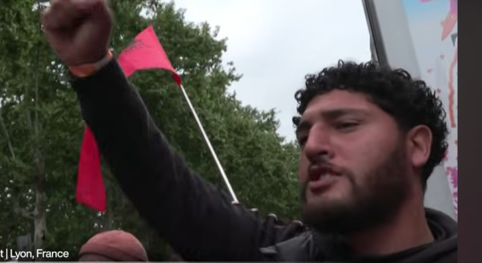 Стотици луѓе на марш во Лион во знак на протест против убиството на десничар