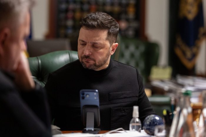 ЗЕЛЕНСКИ: Украина е подготвена брзо да оди кон достоен мировен договор