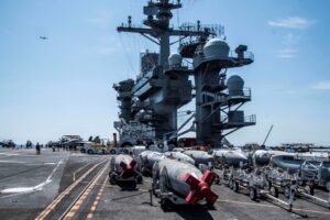 Трамп го испраќа најголемиот носач на авиони во светот на Блискиот Исток