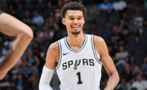 Вемби го водеше Сан Антонио до победа над најдобриот тим на истокот (ВИДЕО)