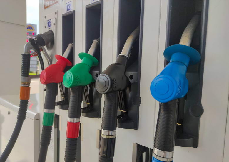 Бензините поскапуваат за 1 денар