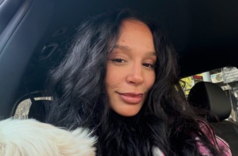 Едита Арадиновиќ непрепознатлива: Трудницата го смени личниот опис и го покажа стомакот