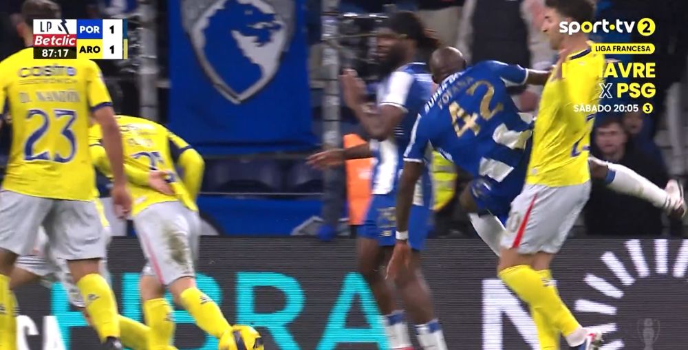 Порто доби скандалозен пенал, па Бенфика се бунеше на своите социјални мрежи! (ВИДЕО)